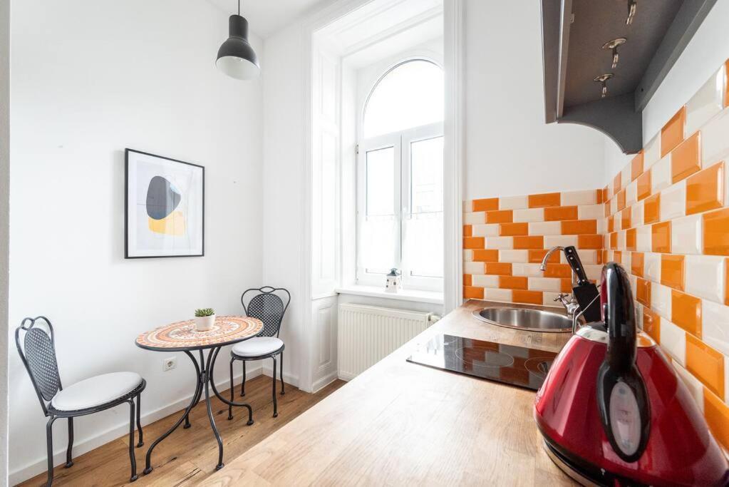 Lite 1Br Near Metro & Center By Hm Leilighet Wien Eksteriør bilde